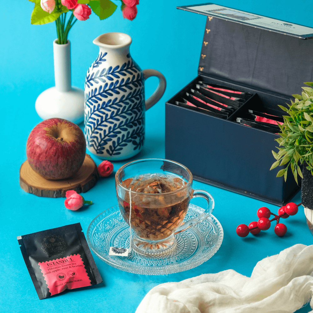 
                  
                    Load image into Gallery viewer, Hibiscus rose green tea with apple and berries
                  
                